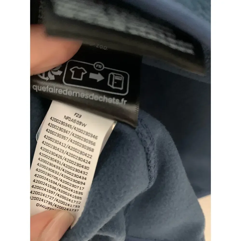 The North Face men’s long sleeve blue half zip size Large  EEUC